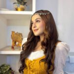 Tunisha Sharma Instagram - To become a Queen, you have to give up playing the princess… #Marjeena✨