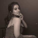 Tunisha Sharma Instagram - ♡ ❀ Outfit- @aliishadliima Styled by- @the_style_gramm Makeup- @chandulalbenvanshi Hair- @hairartist_rubina Shot by- @jaydodia0786