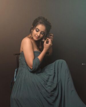Tunisha Sharma Instagram - Whatever you feel
Feel it deeply…🧚🏻✨

Outfit- @aliishadliima 
Styled by- @the_style_gramm 
Makeup- @chandulalbenvanshi 
Hair- @hairartist_rubina 
Shot by- @jaydodia0786