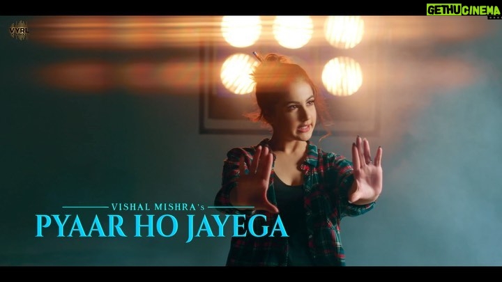Tunisha Sharma Instagram - #PyaarHoJayega Out Now! Watch it & give it all your love. ☺️✨ Link in bio🤍 @vishalmishraofficial @akshayism @rayhaanpatni @mayurhasija @sentyvirkofficial @vyrloriginals