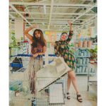 Tunisha Sharma Instagram - I don’t make friends easily but, dil ko karaar aaya, tujhpe hai pyaar aaya... (Just being cheesy)😌 #Shoppingdoneright✔️🛒🛍