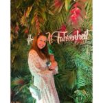 Tunisha Sharma Instagram - Thank you so much @rubbysingh and @thereefsector7 for having me #AtFahrenheit 🎀✨ @rubbysingh you are a sweetheart🤍