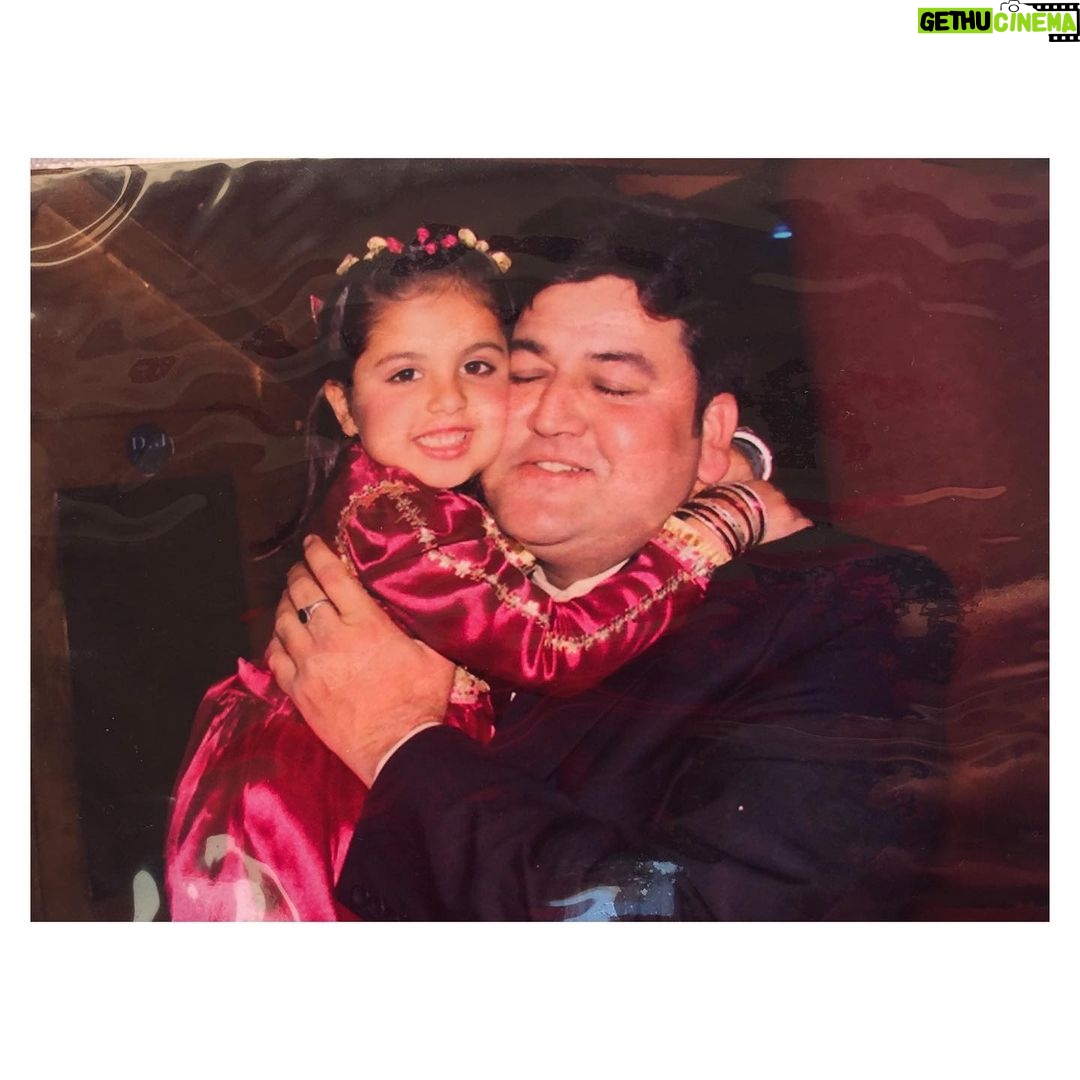 Tunisha Sharma Instagram - Happy Father’s Day in heaven papa♥️ 🕊 And to the mother who plays the role of both father and mother in my life, my Bebe. @vanitasharma1402 Iloveyou so much!👩❤️👩 #WeMissYouPapa