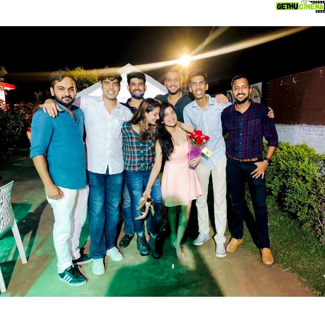 Tunisha Sharma Instagram - And we had a blast!♥️🧚🏻♀️ #YehiBaateinToBaadMeinYaadAyengi✨