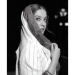 Tunisha Sharma Instagram - 2 days to go! #Sardari💫 @manavgeet_gill @kanji_porh @jaymeetofficial @beleiveasd @directorprince @syedtanveerriyaz @karanmainiofficial @gaganubhi_ @fossilfueldesigns @simran.ubhi_ @sanju_hairstylist @im_wishvaas