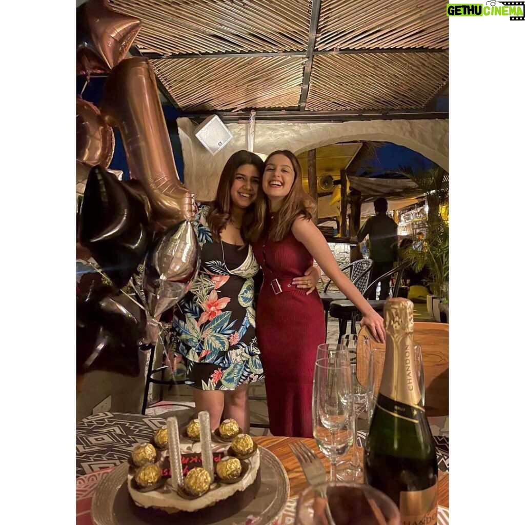 Tunisha Sharma Instagram - We’ll always fight, but we’ll always make up as well because that’s what sisters do! Happy Birthday Meri #DessertyFeast🧸🧁 @riittiikkaa God Bless You.
