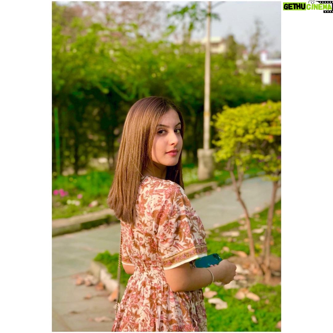 Tunisha Sharma Instagram - 🌹 @manpreetkaurk @hakeemspace