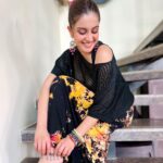 Tunisha Sharma Instagram - Dress code- kehekshan 🌺 @kehekshan18