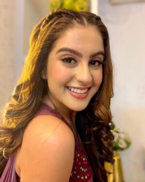 Tunisha Sharma Instagram - Happy Weekend Everyone!!🫶🏻
Are you excited for the upcoming episodes?
#ShehzadiMariam✨
#Alibaba #Dastanekabul