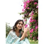 Tunisha Sharma Instagram - Always believe something amazing is going to happen🌸 Wearing- @shauryasanadhyalabel Earrings- @retrend_jewels 📸 - @hervegagoals