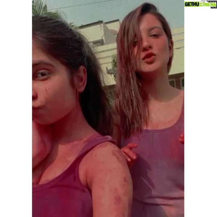 Tunisha Sharma Instagram - Celebrated colours, love and friendships♥️ #happyholi🌈🔫🎨