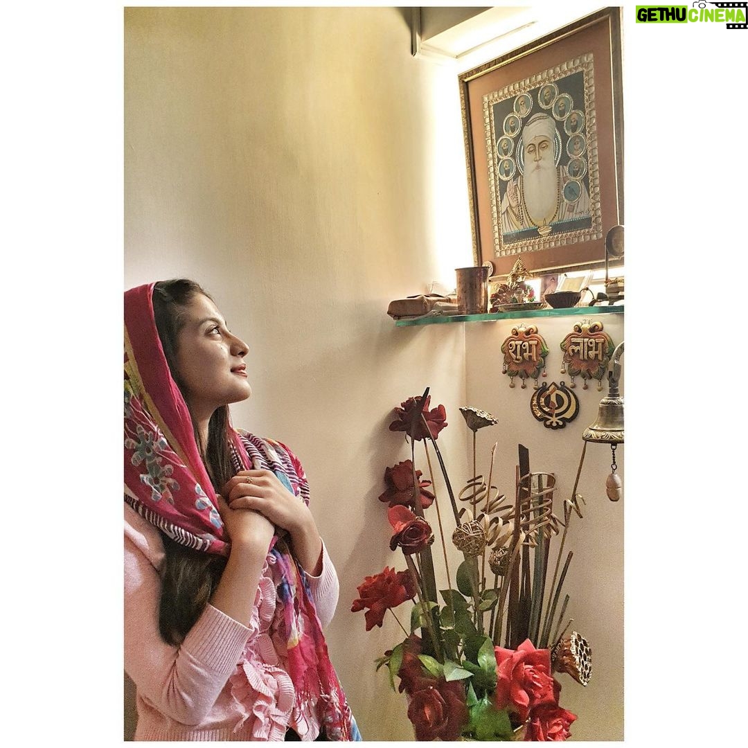 Tunisha Sharma Instagram - Let’s face this current situation with positivity and not fear. Stay home and stay safe everyone!🤗 | ਨਿਰਭਉ ☬ ਨਿਰਵੈਰੁ | Rabb mehar kare🙏🏻