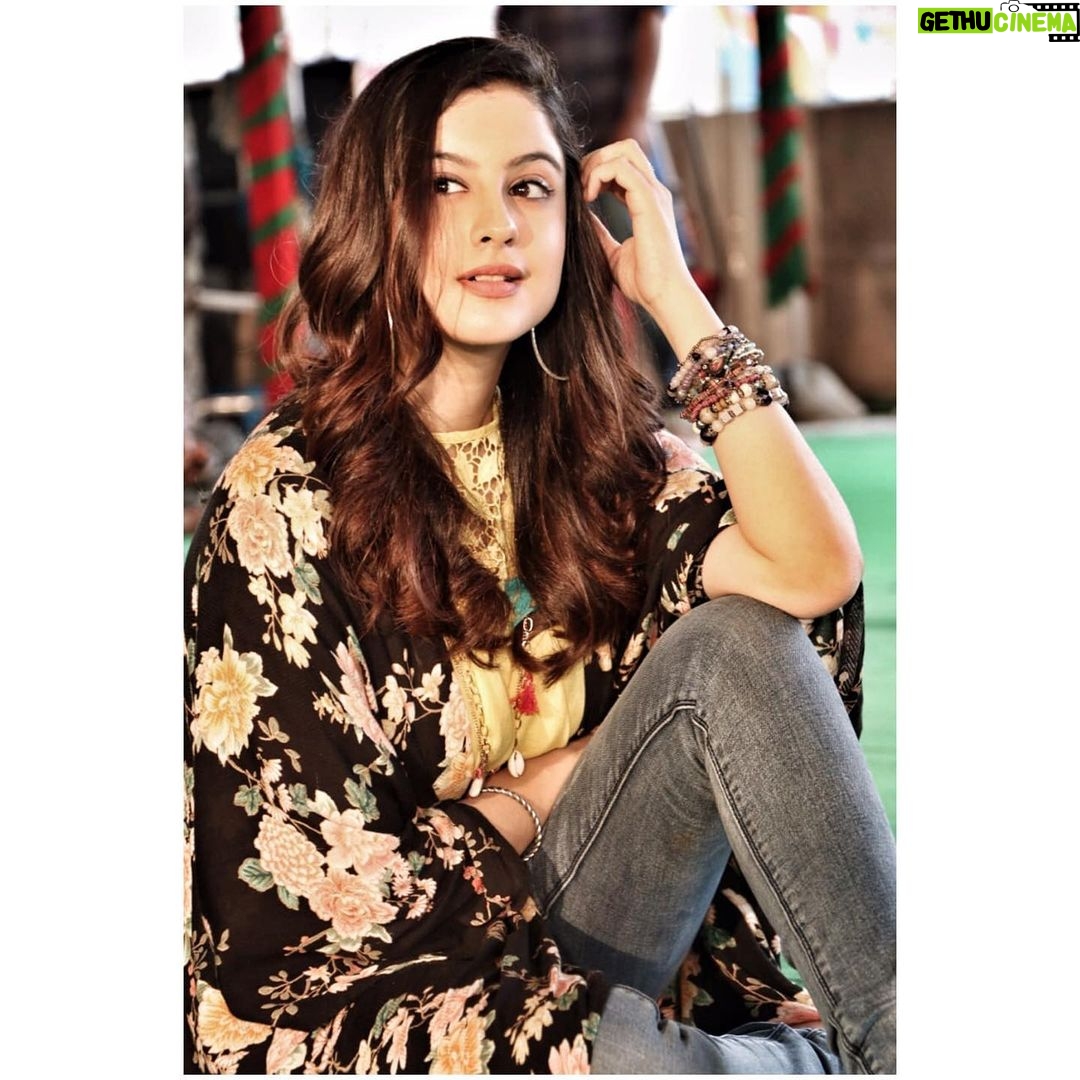 Tunisha Sharma Instagram - She will carry on with hope and deeply rooted faith that even in these unknowns, she is growing while she waits. #Zara❤️