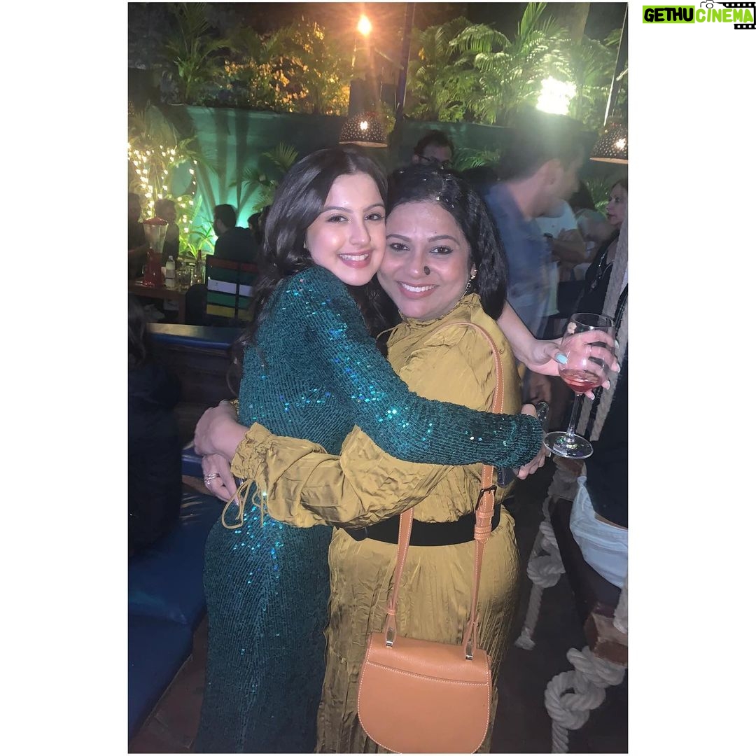 Tunisha Sharma Instagram - Birthdays are incomplete without the ones that love and care for you.🌟❤️