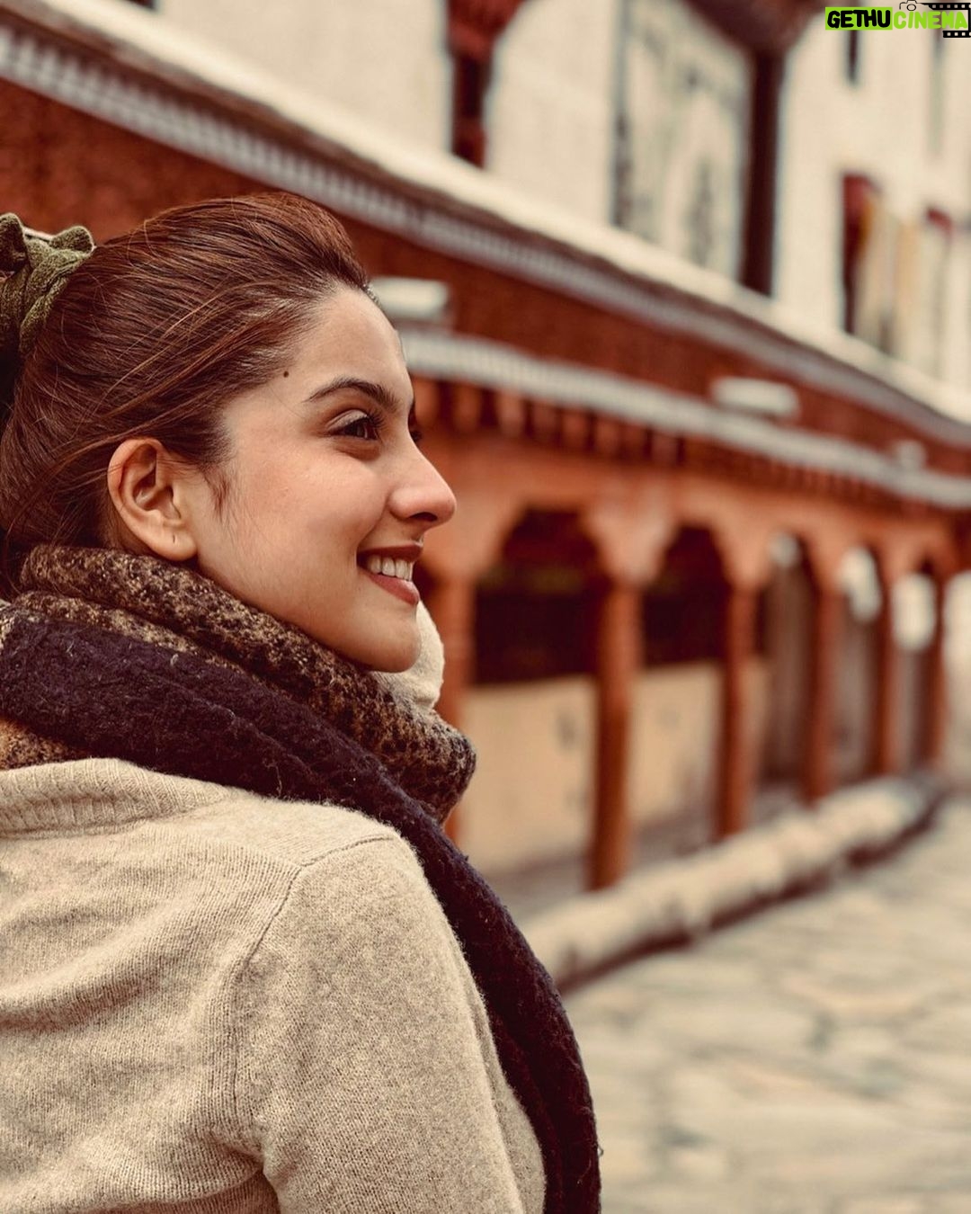 Tunisha Sharma Instagram - “Zindagi ik safar hai suhaana” 🍂