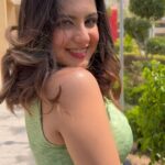 Tunisha Sharma Instagram - Apneya pairan kolo puch ke tu dassi mere wall kadon aaun ge… 🎶✨