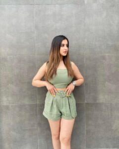 Tunisha Sharma Instagram - Rêveuse 💫