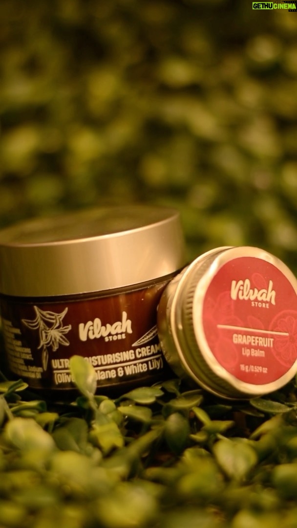 Tunisha Sharma Instagram - Winters are near and my skin loves super rich moisturizer that gives intense hydration, recently I found @vilvah_ to be so effective in locking the moisture and giving that radiant glow on skin 🌸 And the lip balm, oh gosh! is just so addictive 😍 #vilvah #moisturizer #tunishasharma