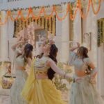 Tunisha Sharma Instagram - Let’s dance on bole choodiyan this Diwali! #Happydiwalieveryone🪔❤️