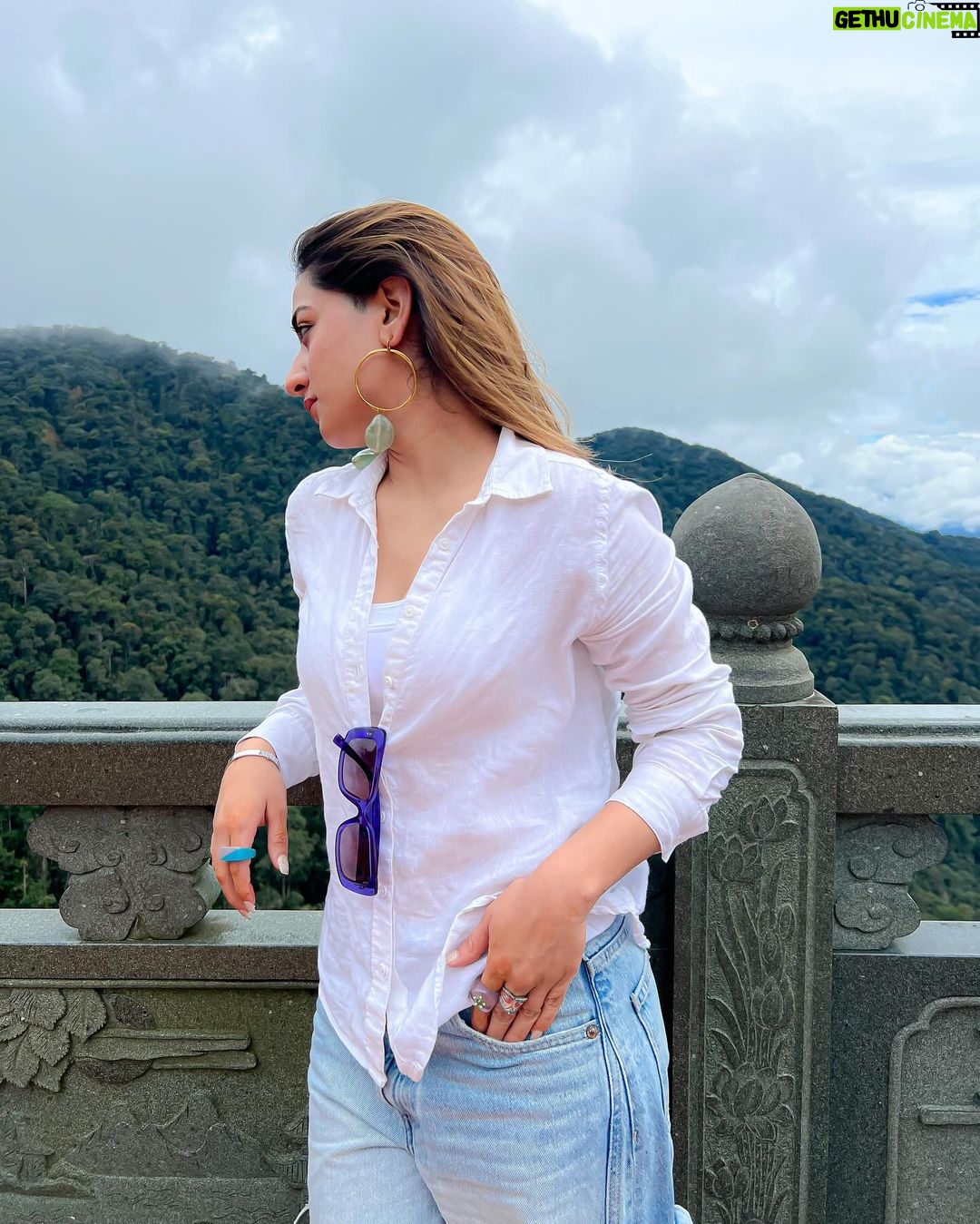 Uditi Singh Instagram - Made you look, twice Genting Highland Malaysia