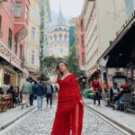 Uditi Singh Instagram - Tumhe jo maine dekha… ❤️🇹🇷🌶️ Galata Tower