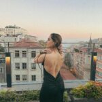 Uditi Singh Instagram - Take another look😉 . . . . . @sofitelistanbultaksim @goldcoastfilmsofficial Sofitel Istanbul Taksim