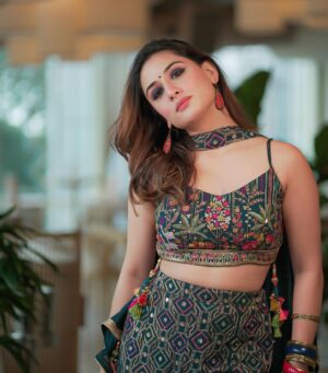 Uditi Singh Instagram - It’s the eyes.
It was all in her eyes.