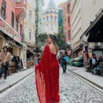 Uditi Singh Instagram - Tumhe jo maine dekha… ❤️🇹🇷🌶️ Galata Tower