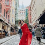 Uditi Singh Instagram - Tumhe jo maine dekha… ❤️🇹🇷🌶️ Galata Tower