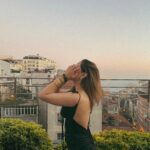 Uditi Singh Instagram - Take another look😉 . . . . . @sofitelistanbultaksim @goldcoastfilmsofficial Sofitel Istanbul Taksim