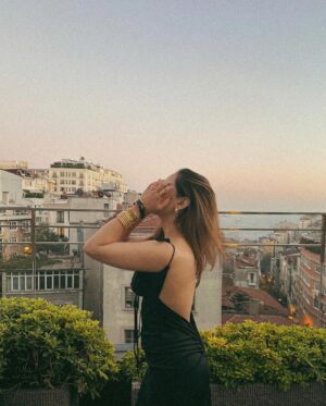 Uditi Singh Instagram - Take another look😉
.
.
.
.
.
@sofitelistanbultaksim 
@goldcoastfilmsofficial
