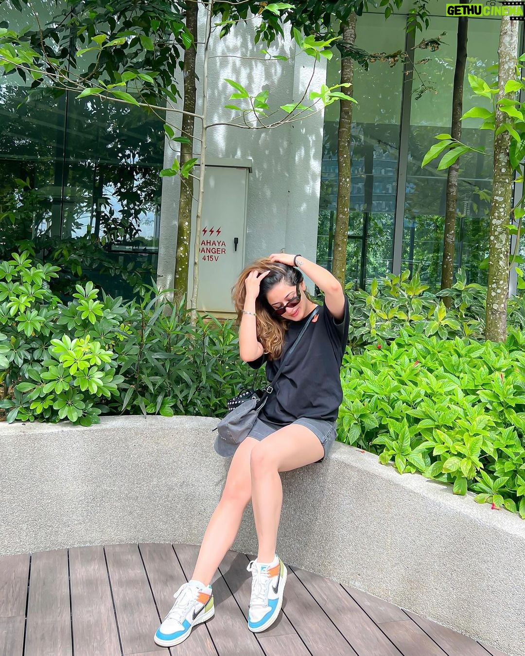 Uditi Singh Instagram - That time of the year…🎄❤️ Kuala Lumpur, Malaysia