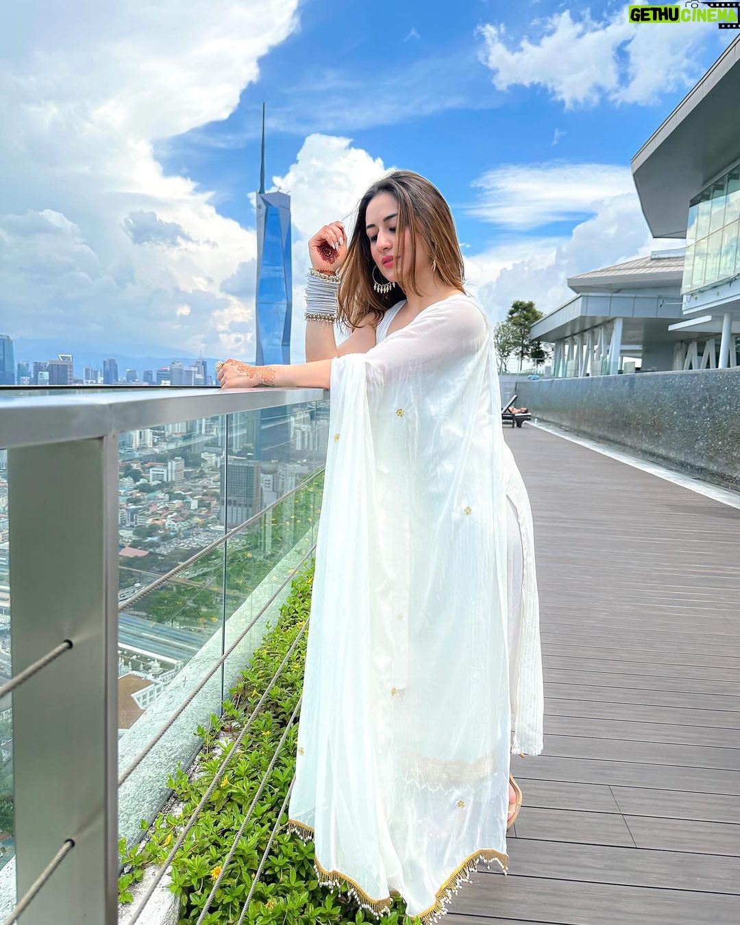 Uditi Singh Instagram - Happy Diwali β¨πͺπ«Άπ» Kuala Lumpur, Malaysia