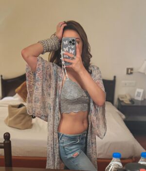 Uditi Singh Instagram - Mirror, mirror
