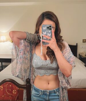 Uditi Singh Instagram - Mirror, mirror