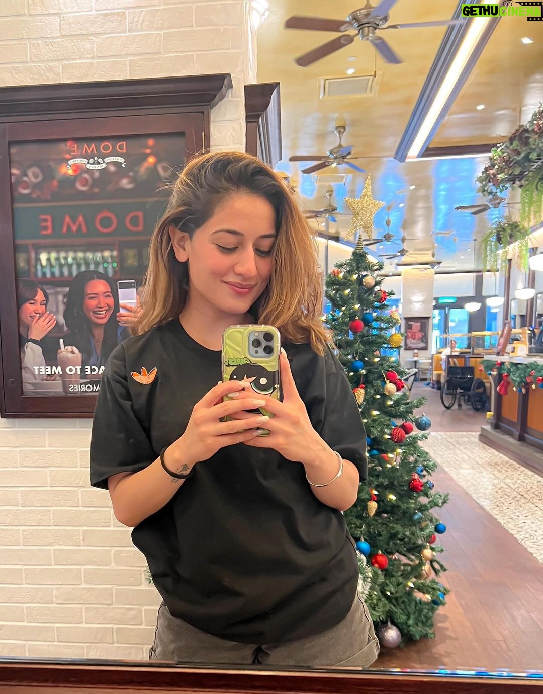Uditi Singh Instagram - That time of the year…🎄❤️ Kuala Lumpur, Malaysia