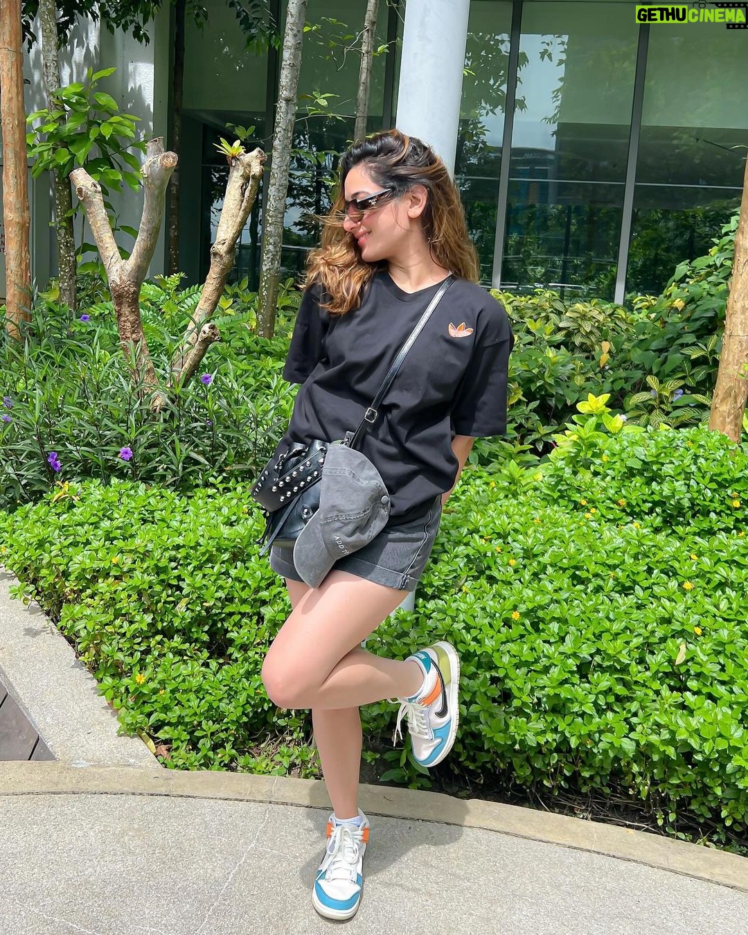 Uditi Singh Instagram - That time of the year…🎄❤️ Kuala Lumpur, Malaysia