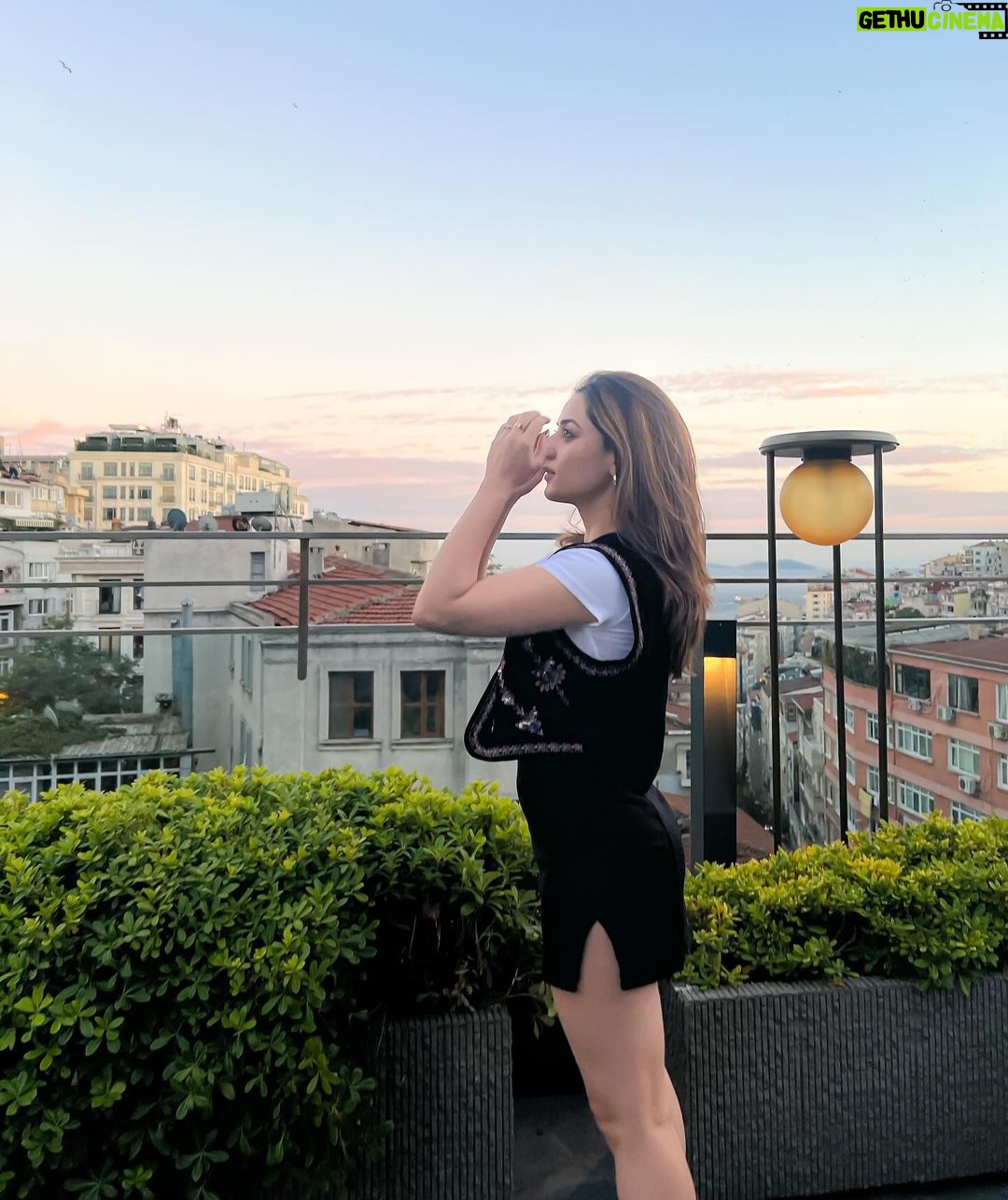 Uditi Singh Instagram - :)✌🏻 Istanbul, Turkey