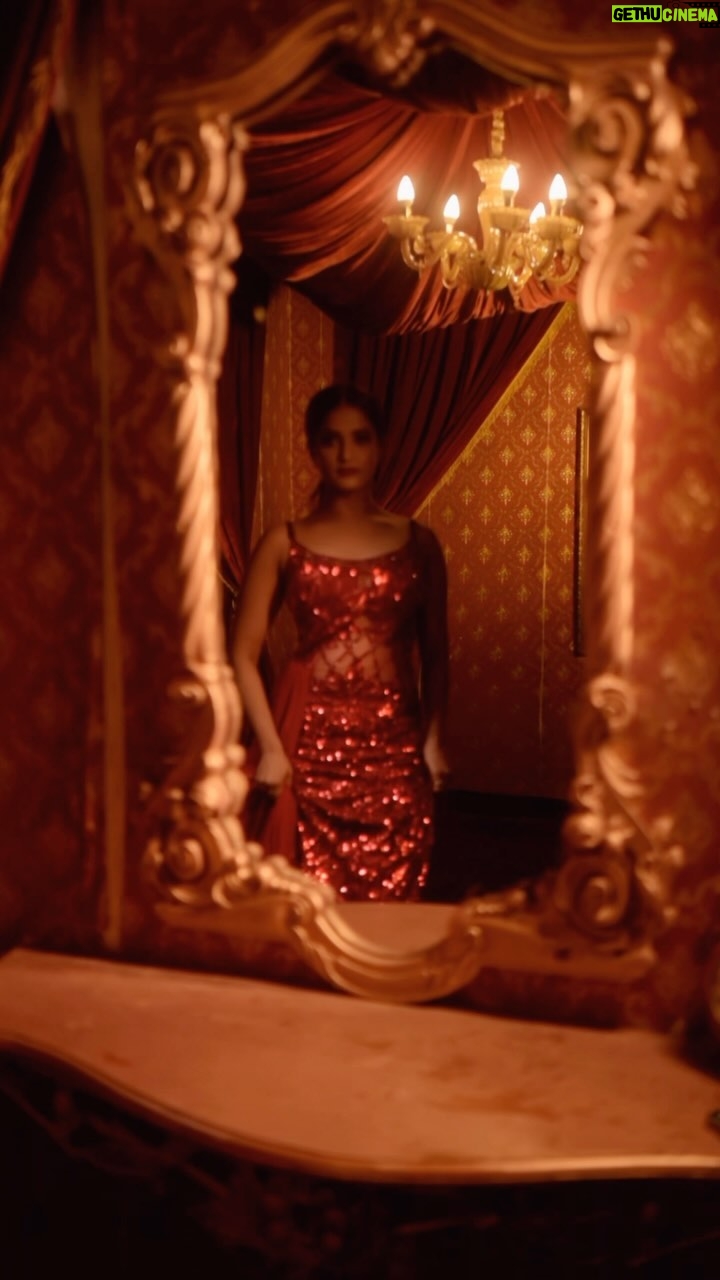 Ulka Gupta Instagram - In Frame:- @ulkagupta . Shoot Concept & Look Designed By:- @nehaadhvikmahajan @bridalsbynam @imuseacademy . 💄MUA , Hair & Styling :- @nehaadhvikmahajan . 👗Outfit :- @nikhitatandon @reynutaandon . 📍Location:- @setsinthecity.in #ulkagupta #makeup #ootd #nehaadhvikmahajan #makeupbyme💄 #nammakeovers #bride #to #be #bridal #look #bridalmakeupartist #destinationweddingmakeupartist #weddingmakeup #hair #hairstyling #nammakeovers #bollywood #television #makeupartist #mumbai #traveller #all #over #the #globe