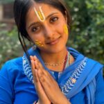Ulka Gupta Instagram – What a wonderful time spent here, 
I feel complete when I’m in Vrindavan aur 
Radha ke Barsane mein 💕
Jai Shree Radhe ❤️ #radheradhe #vrindavan #barsana Kirti Mandir, Barsana