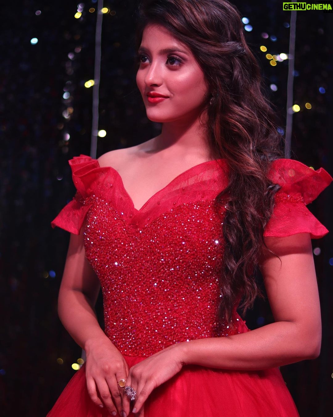 Ulka Gupta Instagram - Styled by:- @style_by_pradnyaaaaa__ . Shot by : @zebiee_xyz_ . Makeup:- @glowwith_kainath . Hair:- @rutujaa_makeupartist . Outfit & Outfit PR:- @official_christianheritage @yourstylistforever . Jewelry: @miranabymegha Jewelry PR: @affiliates_pr @oceanmediapr ✨ Film City