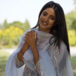 Ulka Gupta Instagram - कुछ अनकही मुलाक़ातें… #browngirl #salwarsuit