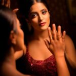 Ulka Gupta Instagram - In Frame:- @ulkagupta ♥️ . Shoot Concept & Look Designed By:- @nehaadhvikmahajan @bridalsbynam @imuseacademy . 💄MUA , Hair & Styling :- @nehaadhvikmahajan . 👗Outfit :- @nikhitatandon @reynutaandon . 📍Location:- @setsinthecity.in #ulkagupta #makeup #ootd #nehaadhvikmahajan #makeupbyme💄 #nammakeovers #bride #to #be #bridal #look #bridalmakeupartist #destinationweddingmakeupartist #weddingmakeup #hair #hairstyling #nammakeovers #bollywood #television #makeupartist #mumbai #traveller #all #over #the #globe