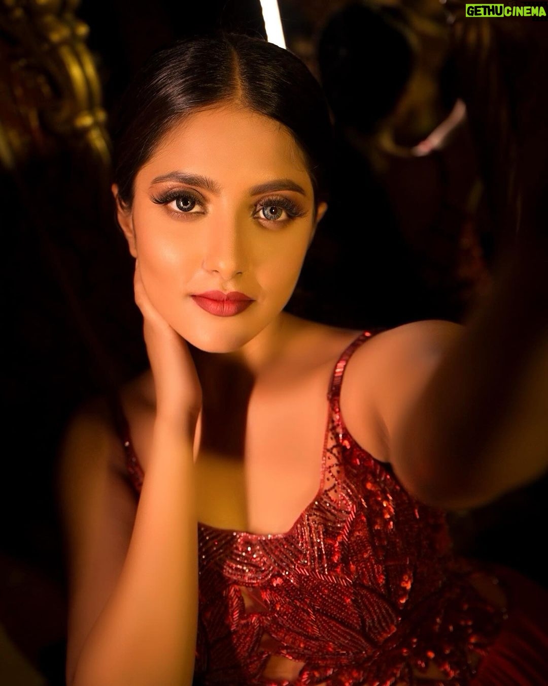 Ulka Gupta Instagram - In Frame:- @ulkagupta ♥️ . Shoot Concept & Look Designed By:- @nehaadhvikmahajan @bridalsbynam @imuseacademy . 💄MUA , Hair & Styling :- @nehaadhvikmahajan . 👗Outfit :- @nikhitatandon @reynutaandon . 📍Location:- @setsinthecity.in #ulkagupta #makeup #ootd #nehaadhvikmahajan #makeupbyme💄 #nammakeovers #bride #to #be #bridal #look #bridalmakeupartist #destinationweddingmakeupartist #weddingmakeup #hair #hairstyling #nammakeovers #bollywood #television #makeupartist #mumbai #traveller #all #over #the #globe