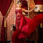 Ulka Gupta Instagram - In Frame:- @ulkagupta ♥️ . Shoot Concept & Look Designed By:- @nehaadhvikmahajan @bridalsbynam @imuseacademy . 💄MUA , Hair & Styling :- @nehaadhvikmahajan . 👗Outfit :- @nikhitatandon @reynutaandon . 📍Location:- @setsinthecity.in #ulkagupta #makeup #ootd #nehaadhvikmahajan #makeupbyme💄 #nammakeovers #bride #to #be #bridal #look #bridalmakeupartist #destinationweddingmakeupartist #weddingmakeup #hair #hairstyling #nammakeovers #bollywood #television #makeupartist #mumbai #traveller #all #over #the #globe