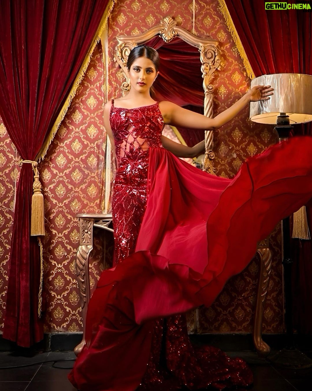 Ulka Gupta Instagram - In Frame:- @ulkagupta ♥️ . Shoot Concept & Look Designed By:- @nehaadhvikmahajan @bridalsbynam @imuseacademy . 💄MUA , Hair & Styling :- @nehaadhvikmahajan . 👗Outfit :- @nikhitatandon @reynutaandon . 📍Location:- @setsinthecity.in #ulkagupta #makeup #ootd #nehaadhvikmahajan #makeupbyme💄 #nammakeovers #bride #to #be #bridal #look #bridalmakeupartist #destinationweddingmakeupartist #weddingmakeup #hair #hairstyling #nammakeovers #bollywood #television #makeupartist #mumbai #traveller #all #over #the #globe