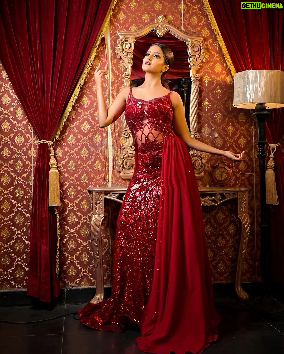 Ulka Gupta Instagram - In Frame:- @ulkagupta ♥️ . Shoot Concept & Look Designed By:- @nehaadhvikmahajan @bridalsbynam @imuseacademy . 💄MUA , Hair & Styling :- @nehaadhvikmahajan . 👗Outfit :- @nikhitatandon @reynutaandon . 📍Location:- @setsinthecity.in #ulkagupta #makeup #ootd #nehaadhvikmahajan #makeupbyme💄 #nammakeovers #bride #to #be #bridal #look #bridalmakeupartist #destinationweddingmakeupartist #weddingmakeup #hair #hairstyling #nammakeovers #bollywood #television #makeupartist #mumbai #traveller #all #over #the #globe