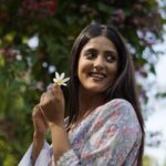 Ulka Gupta Instagram - Be grace, through faith 🤍💜 . . . . . . #nofilter #browngirl #ulkagupta #sunkissed