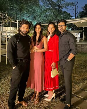 Upasana Kamineni Instagram - My Christmas dump ❤️❤️❤️❤️ 
Thank you dearest family for making it so special. 
Best times
PS - I’m obsessed with the 🎵 🎶