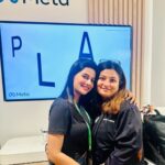 Ushasi Ray Instagram – 19-11-23 @metaindia office photo dump 💙
#thread@thon
With these cuties @chayhere_ @dasoham_ One Bkc